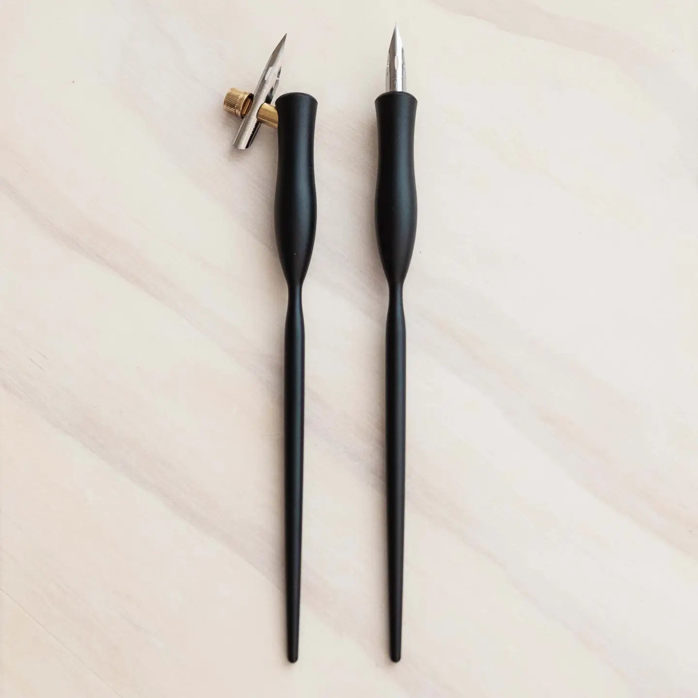 Flourish Calligraphy Pen, Straight (Black)